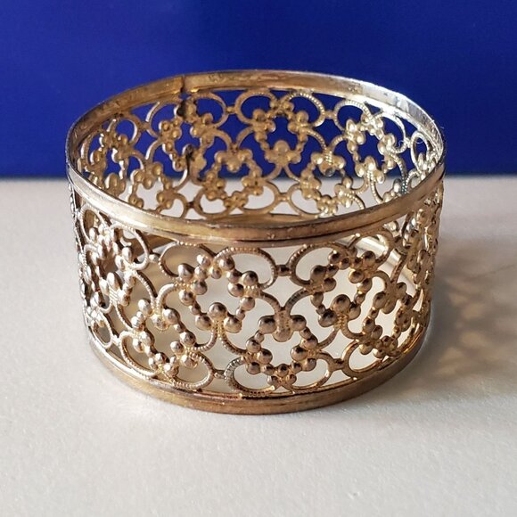 Set Of 4 Silver Plated Napkin Rings Elegant Floral Design Made in England - Picture 3 of 5